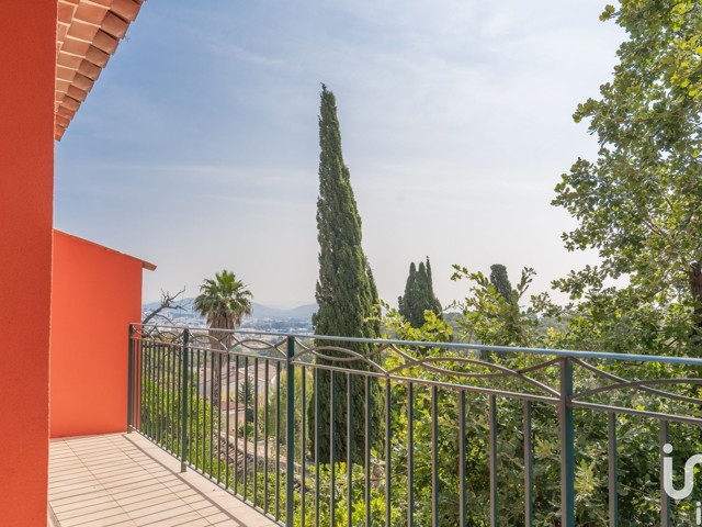 Vente  Maison de 89 m² à Hyères 485 000 euros Réf: SFN-1786694