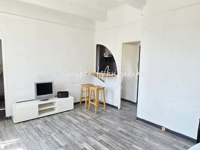 Vente  Appartement F2  de 36 m² à La Seyne 107 000 euros Réf: SFN-1789717