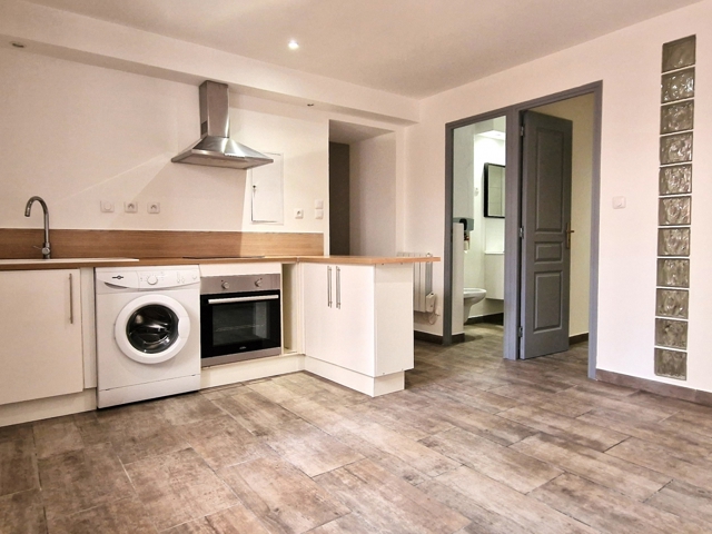 Vente  Appartement T2  de 30 m² au Beausset 97 000 euros Réf: SFN-1795716