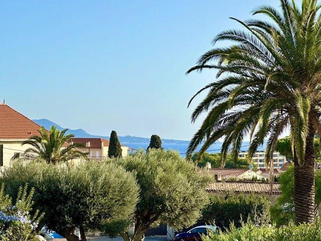 Vente  Appartement F3  de 81 m² à Bandol 455 000 euros Réf: SFN-1800136