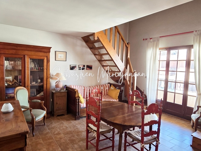 Vente  Appartement F3  de 80 m² à Hyères 325 000 euros Réf: SFN-1801897