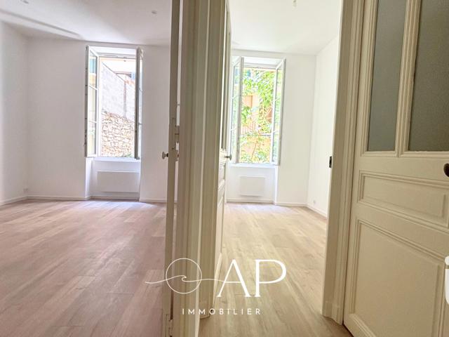 Vente  Appartement F2  de 40 m² à Toulon 160 000 euros Réf: SFN-1813547