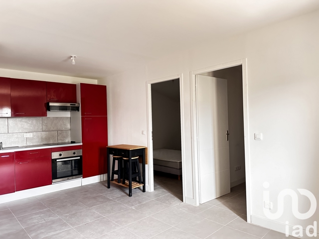 Vente  Appartement T3  de 40 m² à Besse sur Issole 132 000 euros Réf: SFN-1819575