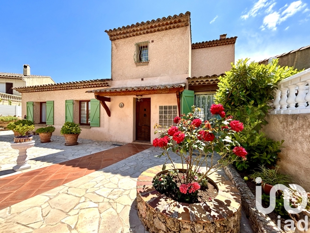 Vente  Maison de 203 m² à Saint Raphaël 772 000 euros Réf: SFN-1764382