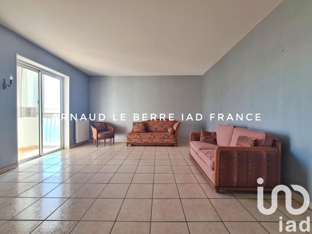 Vente  Appartement T5  de 100 m² à Toulon 180 000 euros Réf: SFN-1821669