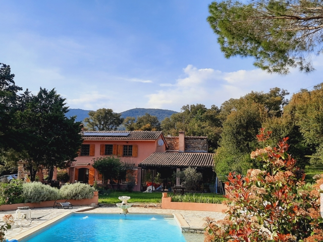 Vente  Maison de 248 m² à Bormes les Mimosas 1 895 000 euros Réf: SFN-1818753