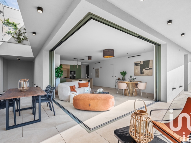 Vente  Appartement F4  de 99 m² à Les Adrets de l'Estérel 735 000 euros Réf: SFN-1824452