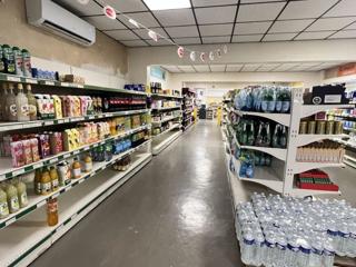 Vente  Local commercial de 370 m² à Fréjus 129 000 euros Réf: SFN-1826916