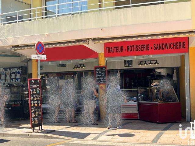 Vente  Local commercial de 35 m² à Bormes les Mimosas 138 000 euros Réf: SFN-1820261