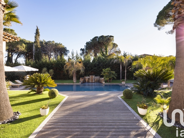 Vente  Maison de 300 m² à Saint Raphaël 2 390 000 euros Réf: SFN-1833223