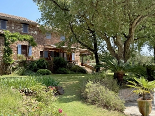 Vente  Maison de 174 m² à Solliès Pont 950 000 euros