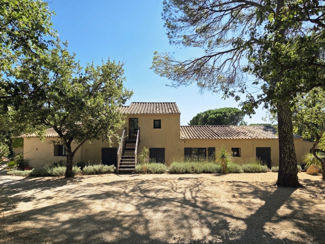 Vente  Maison de 240 m² à Roquebrune sur Argens 1 490 000 euros Réf: SFN-1835279