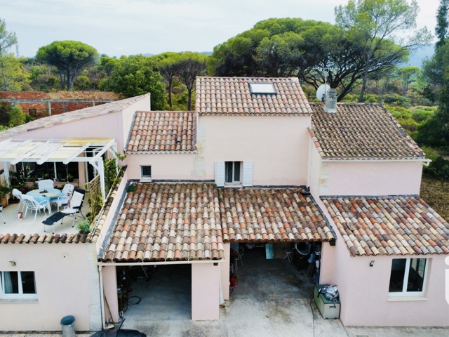 Vente  Maison de 215 m² à Puget sur Argens 849 000 euros Réf: SFN-1841148