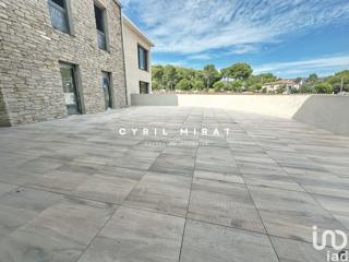 Vente  Local commercial de 147 m² à Sanary 557 516 euros