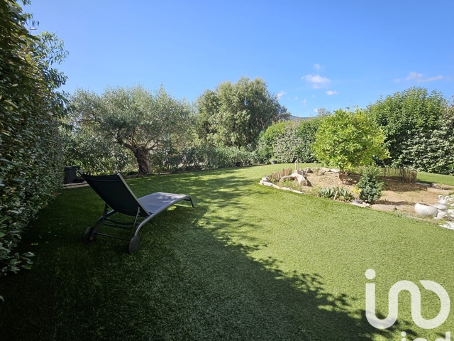 Vente  Appartement T3  de 46 m² à Sainte Maxime 367 500 euros Réf: SFN-1764153