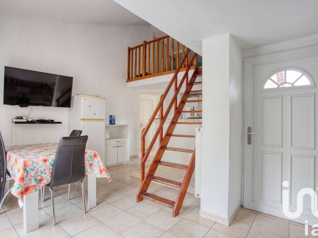 Vente  Appartement T4  de 65 m² à Fréjus 395 000 euros Réf: SFN-1834056