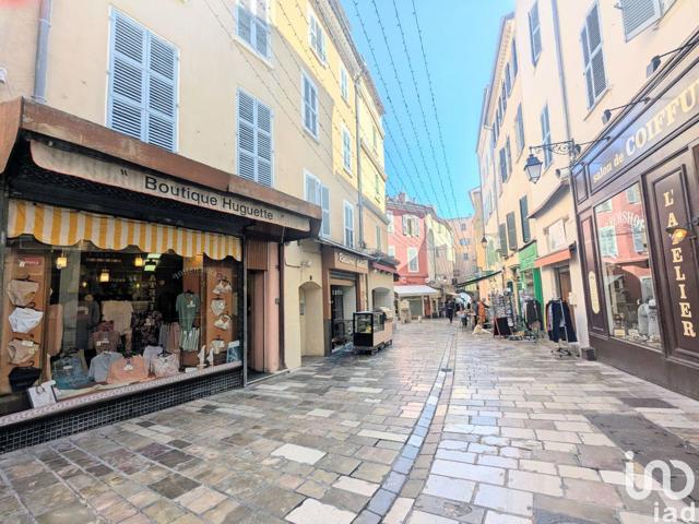 Vente  Local commercial de 35 m² à Hyères 41 000 euros Réf: SFN-1855906