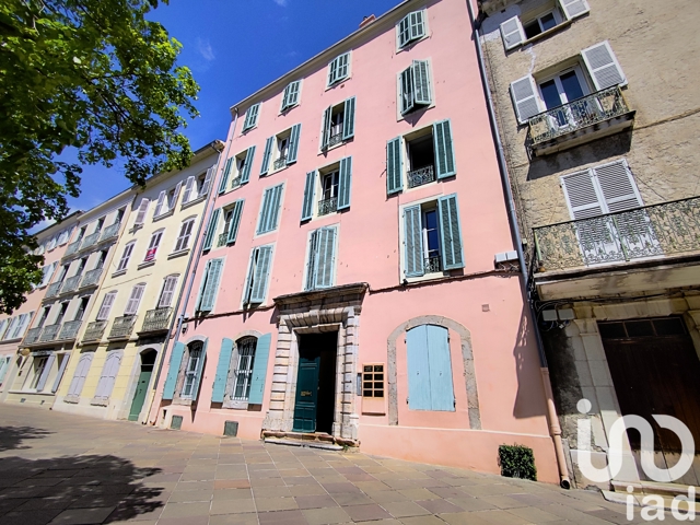 Vente  Appartement F2  de 62 m² à Hyères 220 000 euros Réf: SFN-1836757