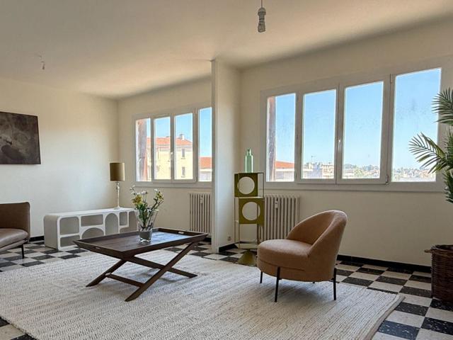 Vente  Appartement F4  de 99 m² à Toulon 250 000 euros Réf: SFN-1858709