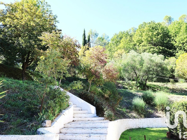 Vente  Maison de 163 m² à Méounes lès Montrieux 499 000 euros Réf: SFN-1858262