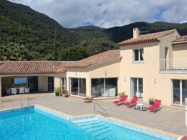 Vente  Maison de 352 m² à Cavalaire sur Mer 2 800 000 euros Réf: SFN-1865366