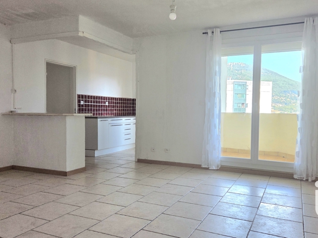Vente  Appartement F4  de 82 m² à Toulon 199 000 euros Réf: SFN-1868410