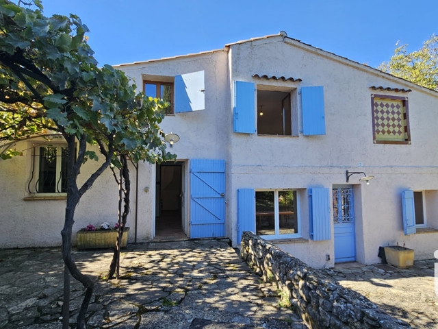 Vente  Appartement T5  de 114 m² à Villecroze 378 000 euros Réf: SFN-1868612