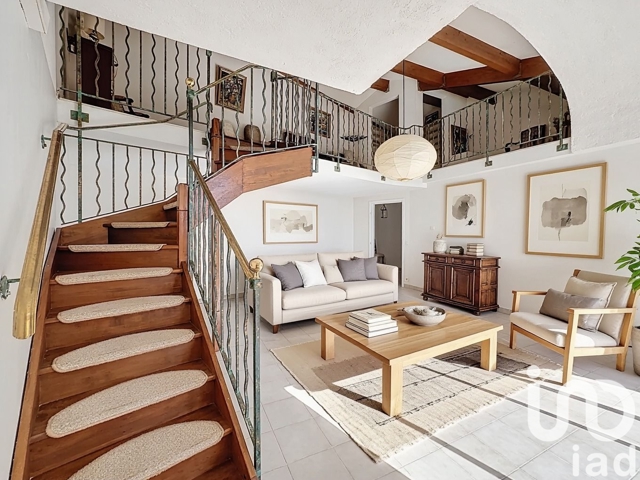 Vente  Appartement T5  de 121 m² à Saint Raphaël 520 000 euros Réf: SFN-1871350