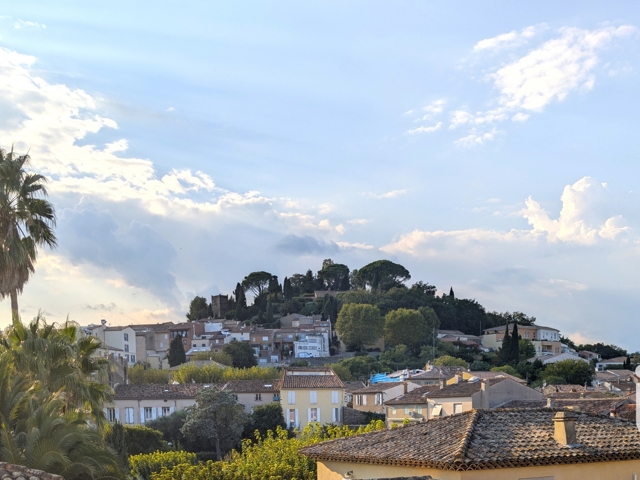 Vente  Appartement T2  de 49 m² à Cogolin 223 000 euros Réf: SFN-1870635