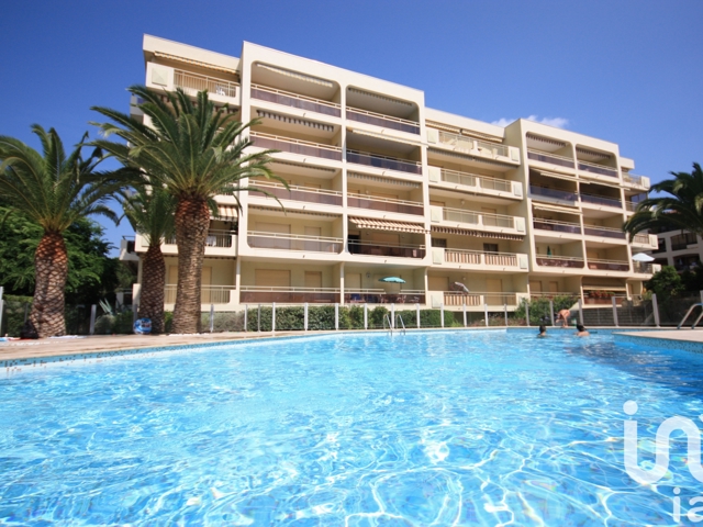Vente  Appartement T2  de 39 m² à Sainte Maxime 265 000 euros Réf: SFN-1849693