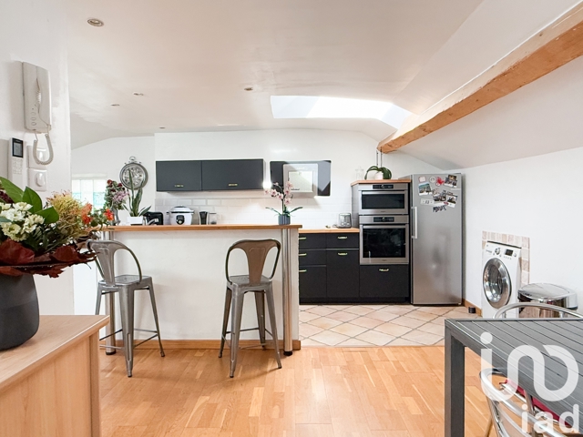 Vente  Appartement T3  de 125 m² à Hyères 215 000 euros Réf: SFN-1873848