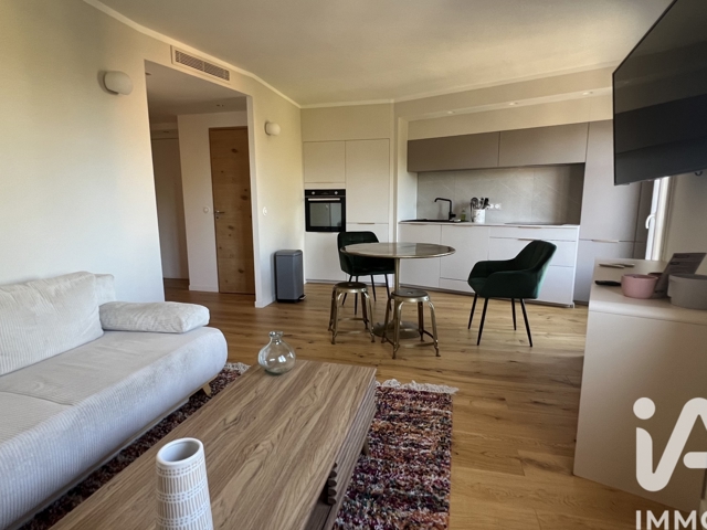 Vente  Appartement F2  de 41 m² à Hyères 209 000 euros Réf: SFN-1877471