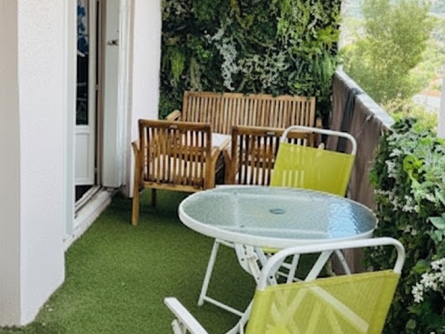 Vente  Appartement F2  de 50 m² à Toulon 149 000 euros Réf: SFN-1856018