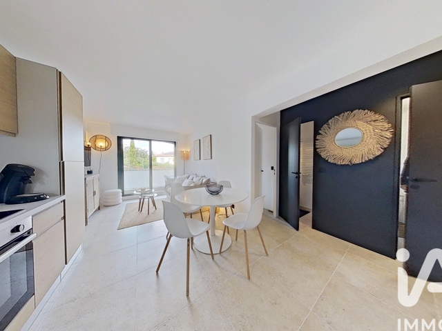 Vente  Appartement T2  de 31 m² à Sainte Maxime 214 000 euros Réf: SFN-1878596