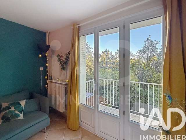 Vente  Appartement T4  de 67 m² à Hyères 230 000 euros Réf: SFN-1873301