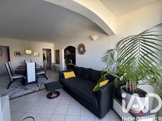 Vente  Appartement T4  de 86 m² à Sainte Maxime 360 000 euros Réf: SFN-1880926