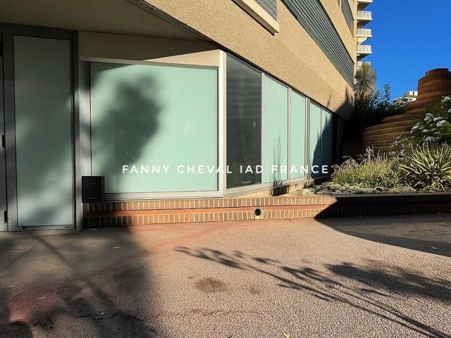 Vente  Local commercial de 90 m² à Toulon 215 000 euros Réf: SFN-1882731