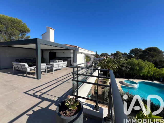 Vente  Appartement T3  de 72 m² à Saint Raphaël 680 000 euros Réf: SFN-1885422