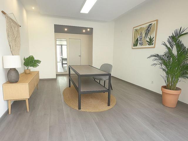 Vente  Local commercial de 59 m² à Saint Raphaël 70 000 euros Réf: SFN-1883689