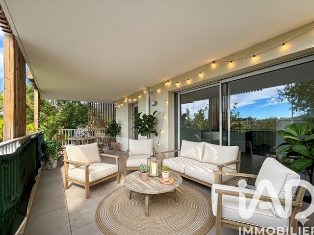 Vente  Appartement T2  de 46 m² à Toulon 185 000 euros Réf: SFN-1886767