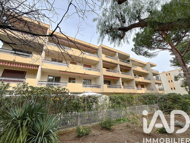 Vente  Appartement F2  de 46 m² à Sanary 220 000 euros Réf: SFN-1879891