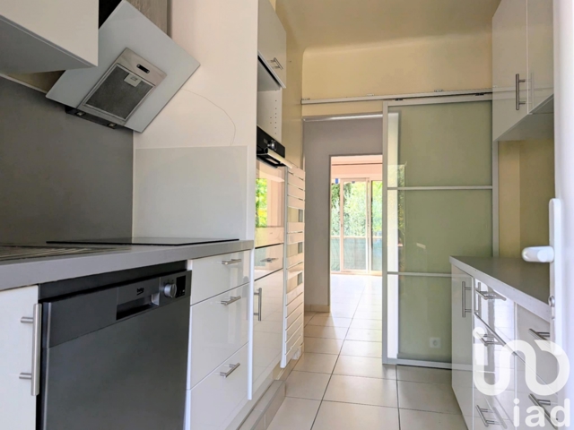 Vente  Appartement F4  de 68 m² à Hyères 259 000 euros Réf: SFN-1888344