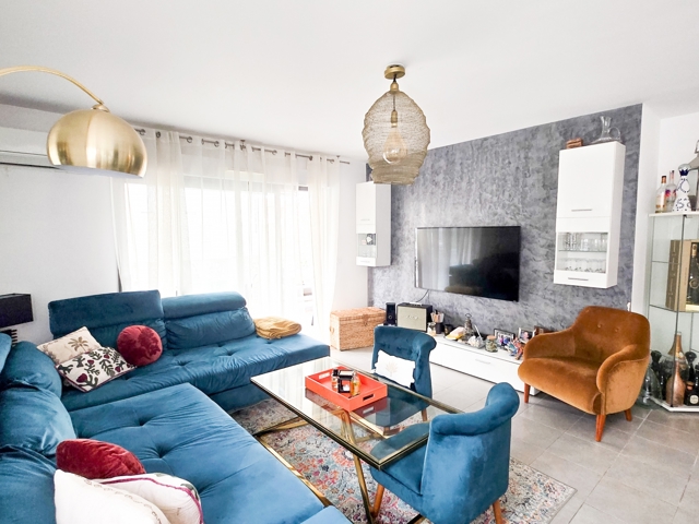 Vente  Appartement T3  de 68 m² à Fréjus 525 000 euros Réf: SFN-1887639