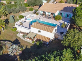 Vente  Maison de 258 m² à Roquebrune sur Argens 990 000 euros