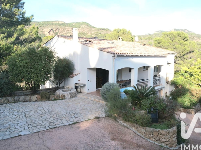 Vente  Maison de 264 m² à Roquebrune sur Argens 749 000 euros Réf: SFN-1871236