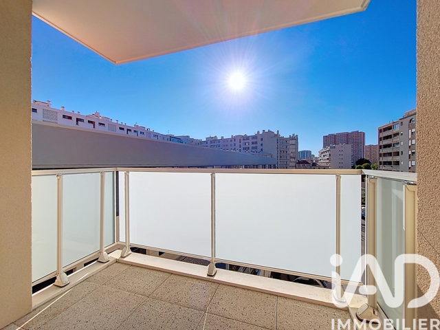 Vente  Appartement T2  de 44 m² à Toulon 139 000 euros Réf: SFN-1872310