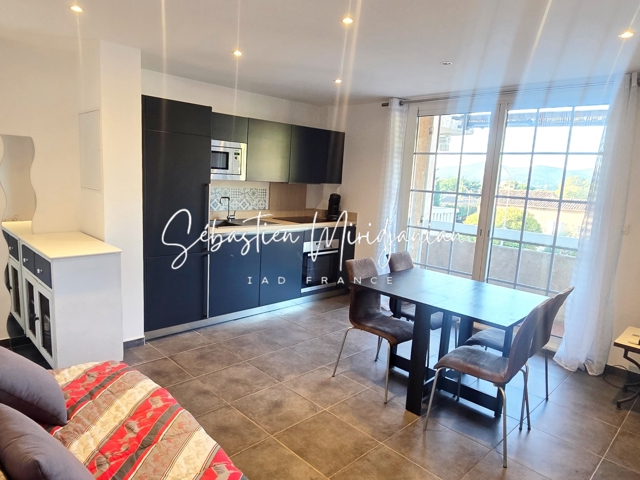 Vente  Appartement F2  de 34 m² à Bormes les Mimosas 179 000 euros Réf: SFN-1896118