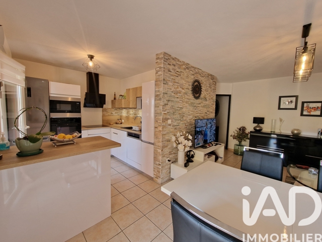 Vente  Appartement F3  de 63 m² à La Seyne 298 000 euros Réf: SFN-1897712