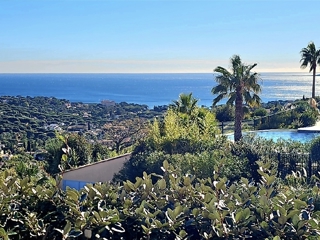 Vente  Appartement F2  de 38 m² à Roquebrune sur Argens 365 000 euros