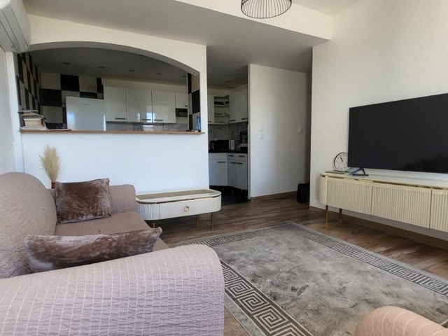 Vente  Appartement F3  de 50 m² au Luc 119 000 euros Réf: SFN-1856831